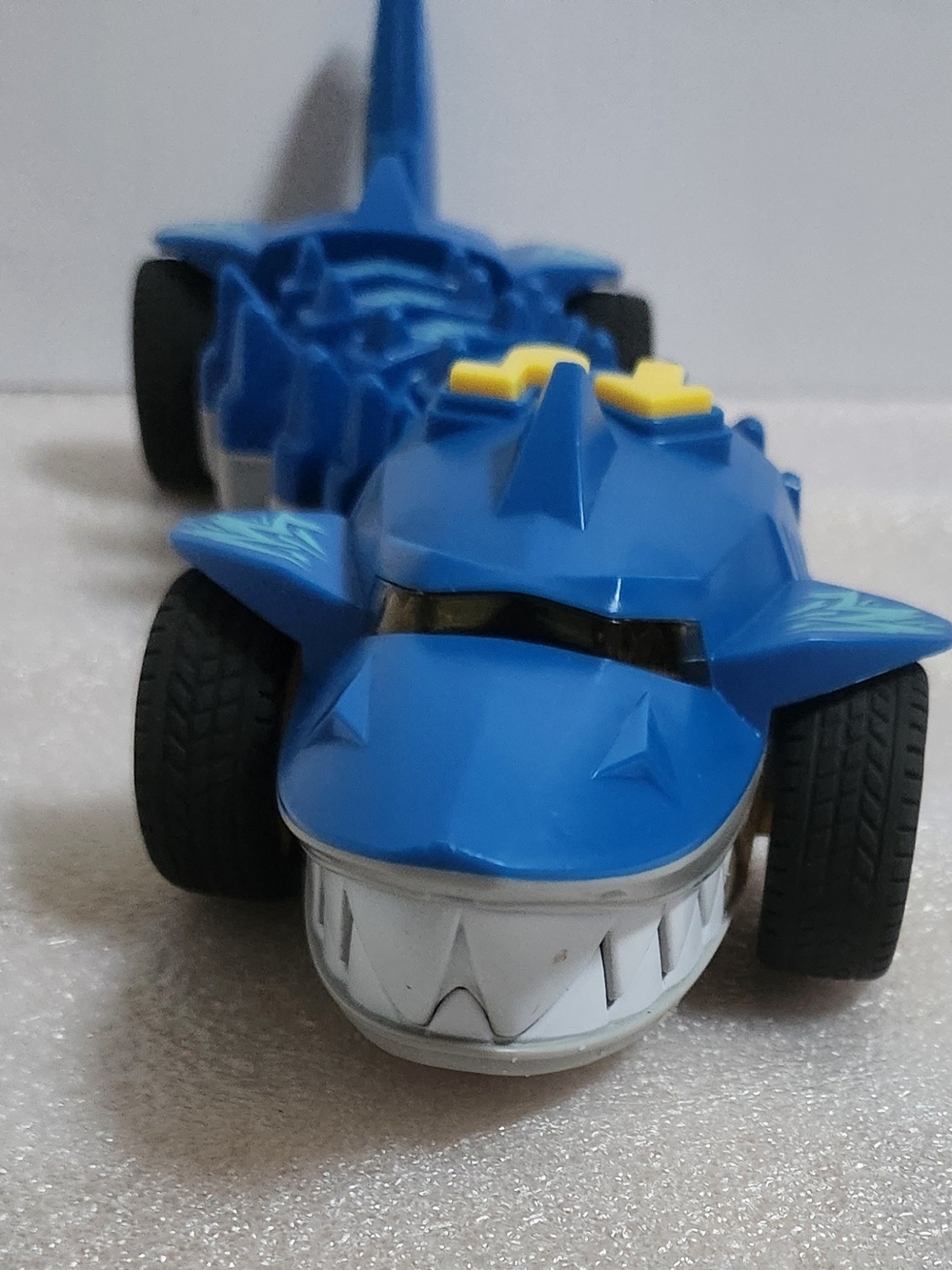 NKOK Machine Lights And Sounds Shark Blue side winder 12 inch Tachan